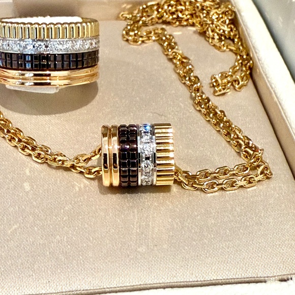 Boucheron Quatre Classique Tie Necklace - Picture 4 of 6